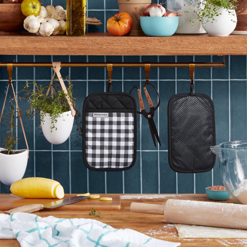 Gingham Pot Holder Set - Matte Black, 2-Pack, 7"x10"