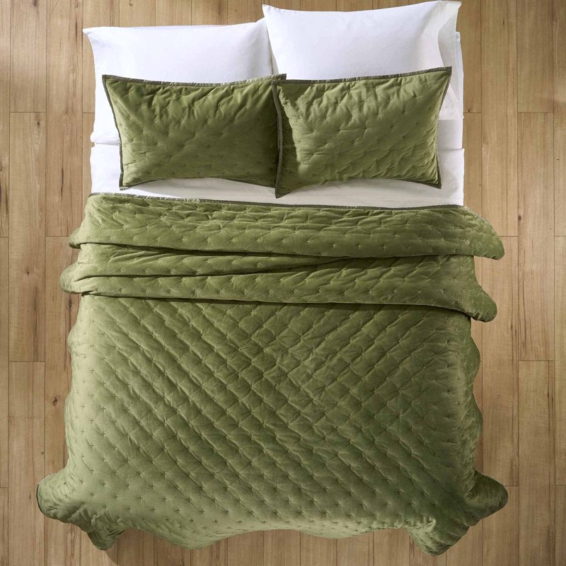 King Velvet Embroidered Quilt - Dark Green, Soft Polyester, All-Season