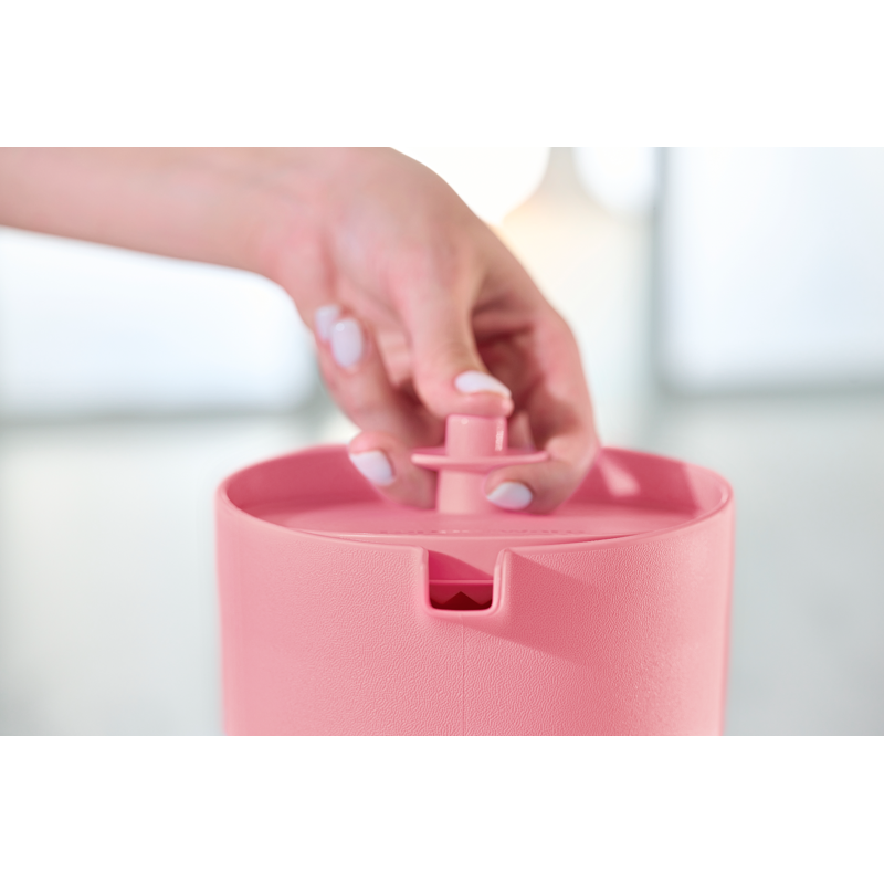 Heritage 1 Gallon Plastic Pitcher with Lid - Pink