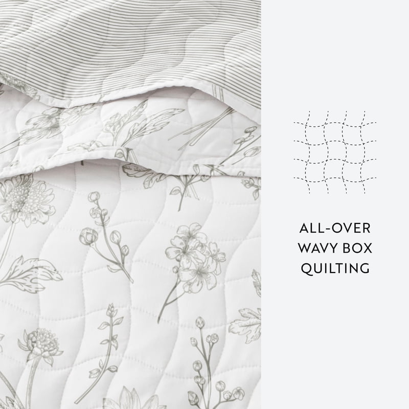 Twin Light Gray Blooming Daisy Reversible Quilt Set with Shams - Soft & Durable Bedding