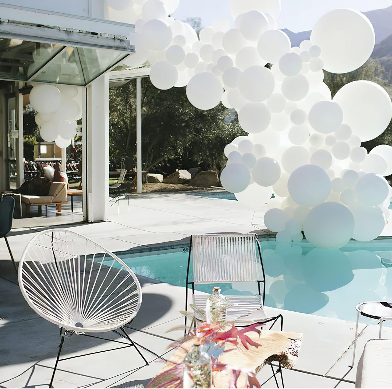 PartyWoo Classic Arch Kit - 280 Pcs White & Red Balloons in 18/12/10/5 Inch Sizes