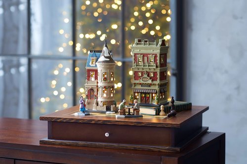 Department 56 Christmas in The City Village Accessories a Woman's Best Friend Figurine, 1.97 Inch, Multicolor