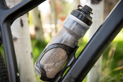 CamelBak Podium Dirt Series Chill Insulated Mountain Bike Squeeze Water Bottle White, 21oz