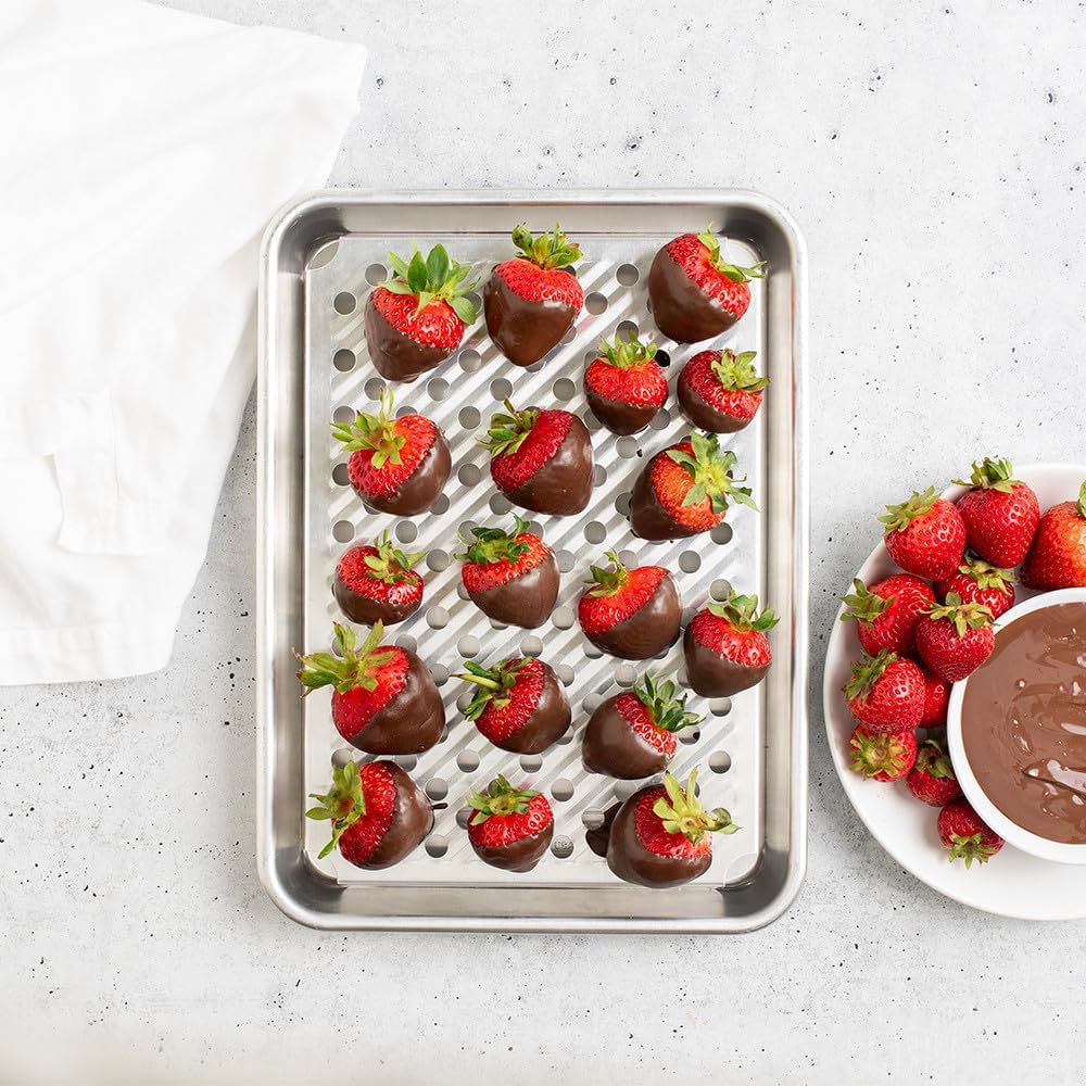Nordic Ware Naturals Quarter Sheet Pan - Versatile Oven & Cooling Rack Combo | Perfect for Baking