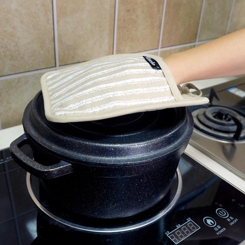 Alselo Silicone Pot Holders Set of 3 Heat Resistant & Non Slip Potholders, Professional Oven Hot Pads with Pockets Mitts for Kitchen Cooking Baking Barbecue (Khaki, 3)