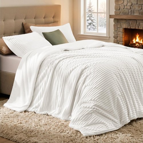 Quataly Fleece Comforter Set Queen Size-Super Warm & Lightweight Fluffy Winter Comforter(90"x90"), Luxury Fuzzy White Bed Set with 2 Pillowcases