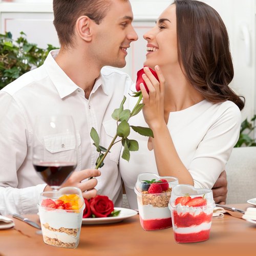 Qeirudu 50 Pack 5 oz Heart Shaped Dessert Cups with Lids and Spoons, Mini Plastic Parfait Cups Valentine's Day Shooter Cups for Appetizer Mousse Pudding