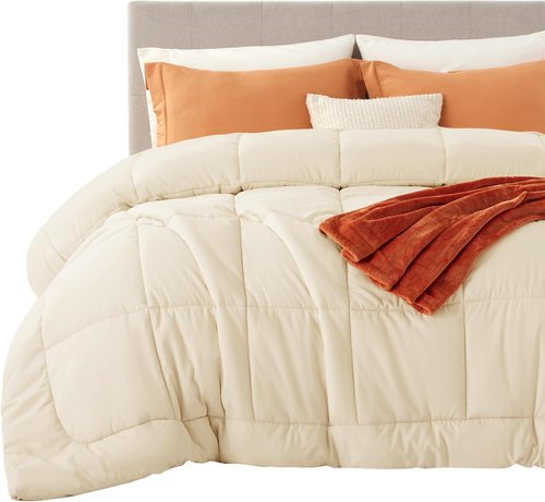 Bedsure Comforter Duvet Insert - King Size Quilted Down Alternative Bedding, All Season, Cream 90 x 102 Inches
