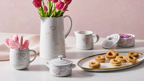Le Creuset Mon Coeur Collection Stoneware Signature Cream And Sugar Set, White with Hearts
