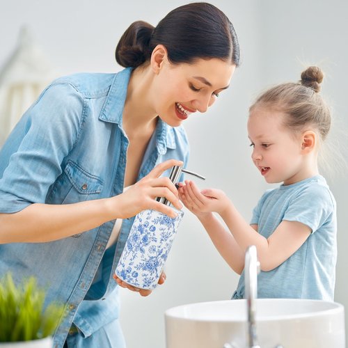 JarThenaAMCS Blue Floral Soap Dispenser Vintage Flower Butterfly Glass Dispenser with Pump Refillable Chinoiserie Liquid Soap Container for Farmhouse Home Kitchen Bathroom Countertop