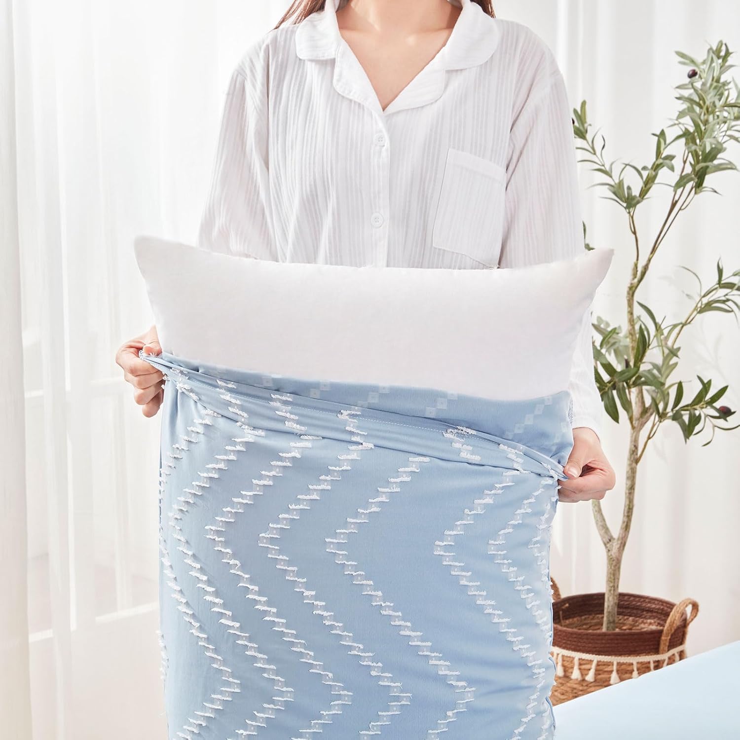 Tametra Boho Duvet Cover - Ultra Soft Tufted Queen Size Bedding | Textured Shabby Chic Design (90" x 90", Blue)