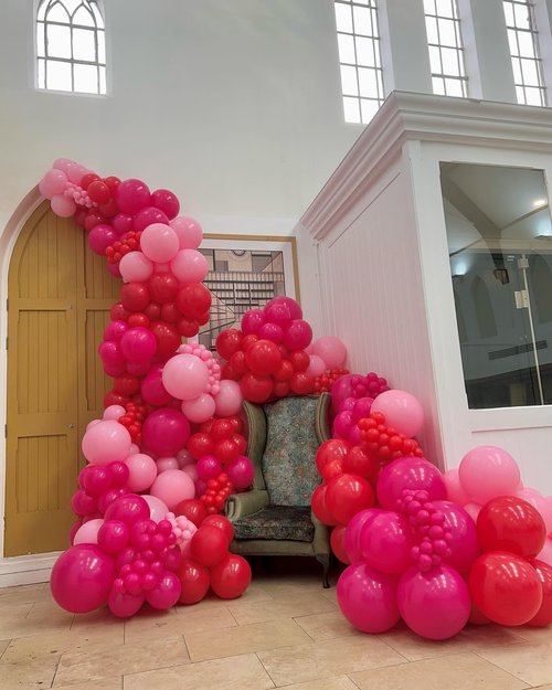 PityBlns Valentine's Day Balloon Arch Kit -345Pcs Rose Petals Valentines Foil Balloon Heart Red Pink Hot Pink Latex Balloons Garland Kit for Valentines Day Galentines Day Anniversary Party Decorations
