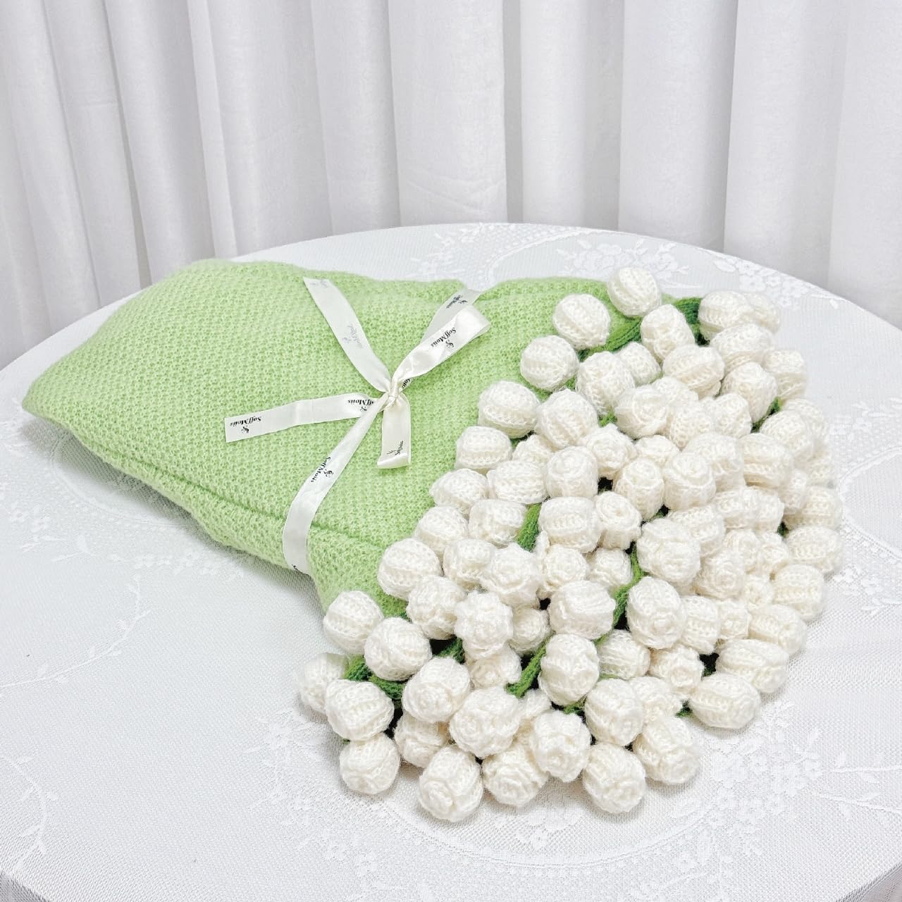 SoffMoiis White Rose Flowers Bouquet Blanket, Tulip Flower Throw Blankets, Romantic Gifts for Sister, Mother's Day, Birthday, Valentine, Home Decor, Bed, Sofa(59 Inch)