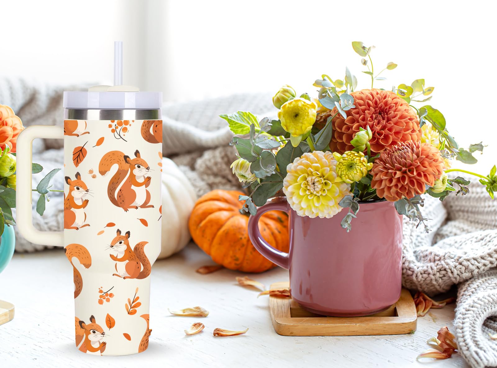 momocici 40oz Squirrels Tumbler with Handle Gifts for Women.Squirrel Lover Cups Tumbler Gifts for Women.40 oz Birthday Christmas Squirrel Cup Tumblers for Squirrels Lover.