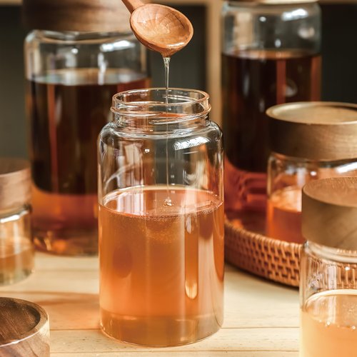 MOLADRI 3 Pack 17 fl oz/500ml Clear Glass Storage Canister with Airtight Wooden Screw On Lid, Small Cute Decorative Glass Container Jar Set for Coffee, Candy, Cookie, Condiment, Pepper, Sugar, Oatmeal