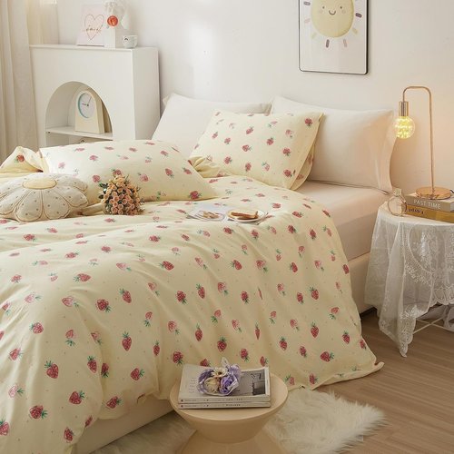 HighBuy Queen Comforter Set for Girls Kids Strawberry Bedding Sets Beige Kawaii Comforter Bed Set for Teens Boys,3 Piece Bedding Comforter Set,1 Queen Comforter,2 Pillowcases