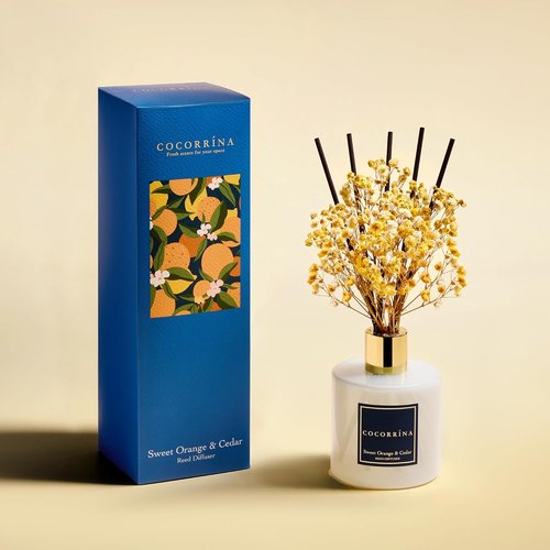 COCORRÍNA Reed Diffuser - Sweet Orange & Cedar | 6.7 Fl. Oz Set with Sticks & Baby's Breath Decor