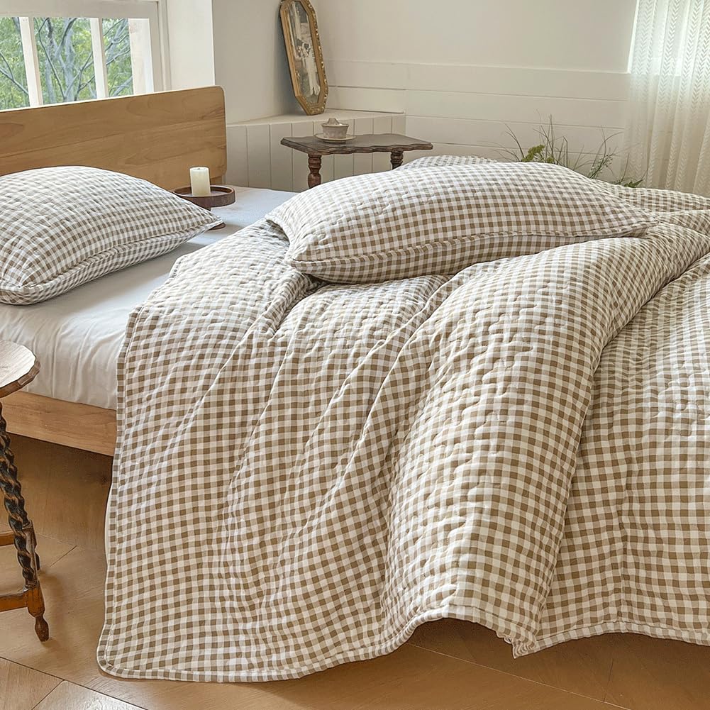 Tan Gingham Queen Quilt Set, Soft Pre-washed Microfiber Taupe Plaid Queen Bedspread, Lightweight Checked Summer Quilt, Grid Bedding Coverlets for All Seasons (Includes 1 Quilt, 2 Pillow Shams)
