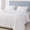 Caelorin White Quilt Set, King Size Lightweight Quilt for Summer, Soft Bedspreads with Reversible Design, 3 Piece(1 Quilted Bedspread & 2 Pillow Shams)