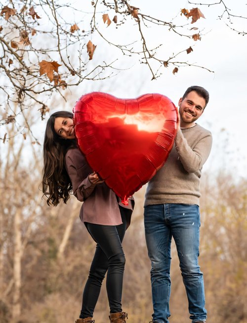 Haolongfa 32 Inch Red Heart Balloons, 4 Pcs Valentines Balloons, Romantic Foil Heart Shaped Balloon for Valentine's Day Wedding Engagement Anniversary Party Decorations