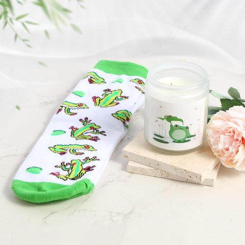 Bayelove Frog Gifts for Women Frog Lovers Stuff Gifts Include Hair Tie 20oz Tumbler Mug Keychain Makeup Bag Candle Socks Bracelet Card for Women Christmas Birthday