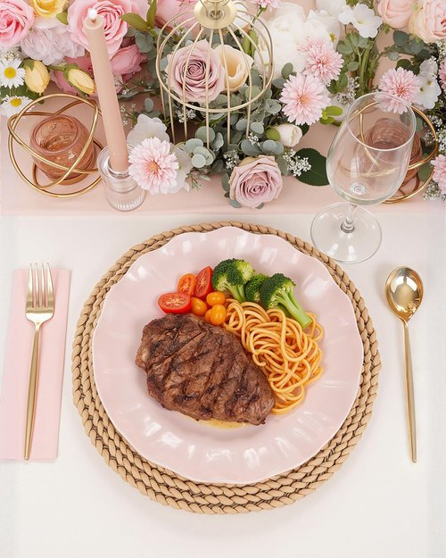 LIYH 20 Pcs 10 Inch Pink Scalloped Plastic Plates Reusable - Unbreakable Plastic Wavy Plates for Weddings Party Outdoor Picnics Dishwasher Safe BPA Free 10" Dinner Plate Easter