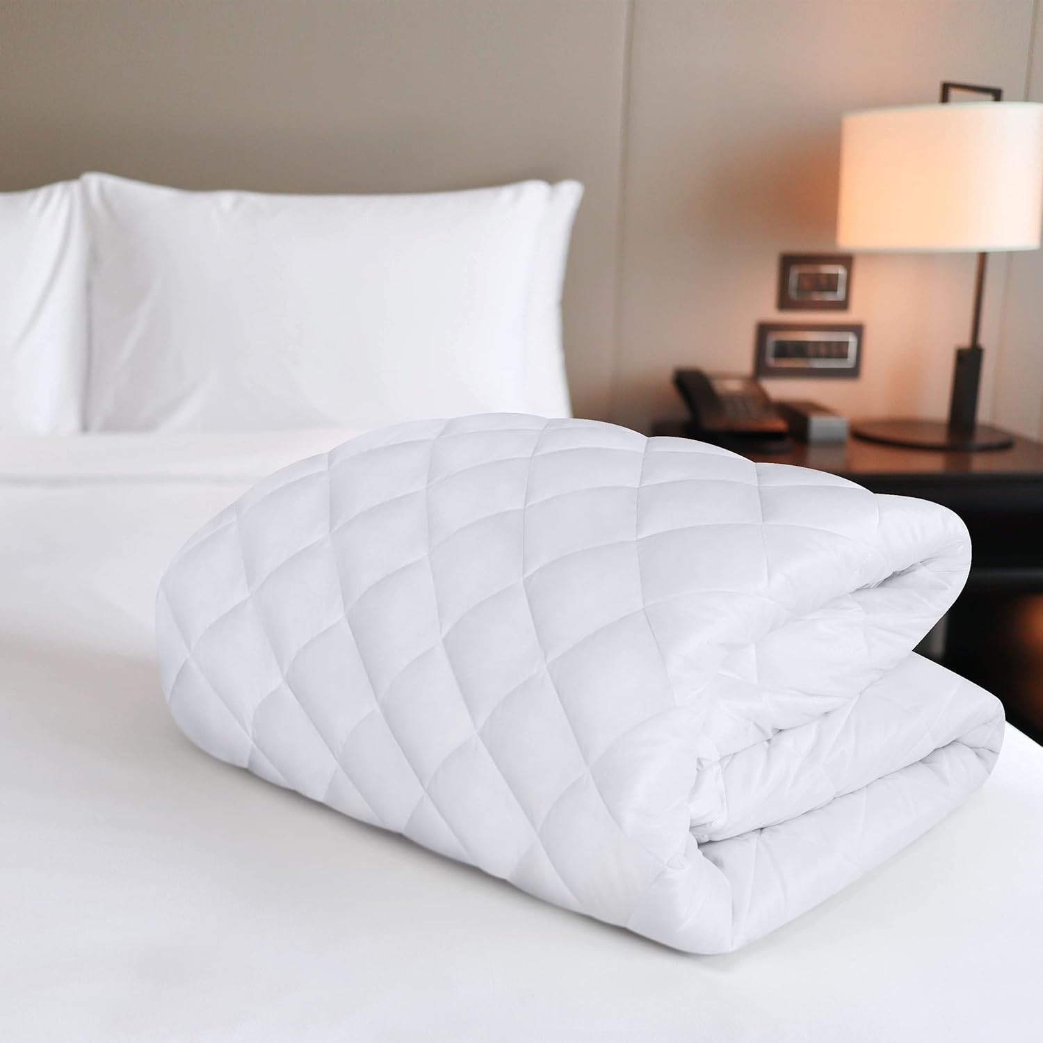 Utopia Bedding Quilted Fitted Mattress Pad - Full Size Deep Pocket Protector | Machine Washable, White