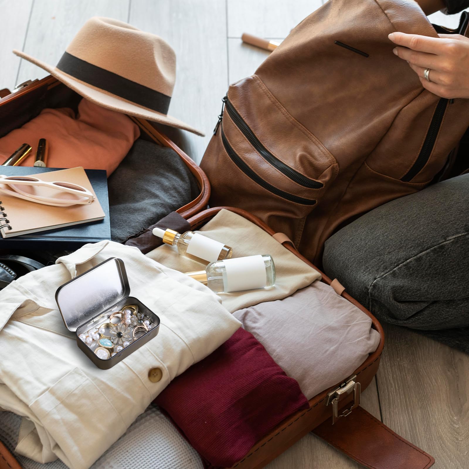 1 Pack Metal Rectangular Empty Tin Box, Hinged Tins Tin Containers with Lid Mini Portable Small Storage Container Kit for Home Storage 3.74x2.36x0.82 Inch(Black)