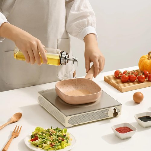 IVICOO Olive Oil Dispenser Bottle,Oil Dispenser For Kitchen,Bottles For Kitchen,17 Oz Automatic Opening And Closing Leak Proof Glass Dispenser