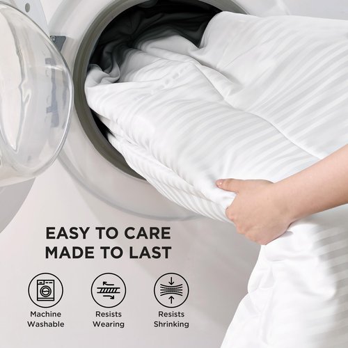 Bedsure Duvet Insert King Size - Lightweight Comforter, Quilted Cooling Duvet Insert, Down Alternative Summer Comforter with 8 Tabs, Ultra Soft Blanket, Striped, Machine Washable, King, 90x102 inches
