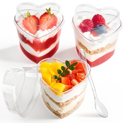 Qeirudu 50 Pack 5 oz Heart Shaped Dessert Cups with Lids and Spoons, Mini Plastic Parfait Cups Valentine's Day Shooter Cups for Appetizer Mousse Pudding