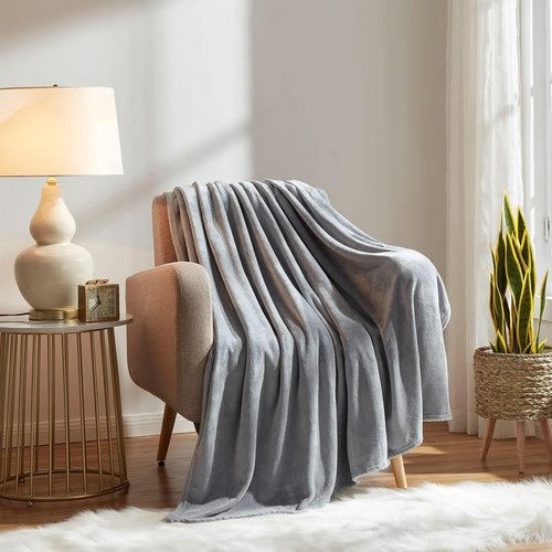 KMUSET Fleece Blanket - Lightweight Super Soft Cozy Throw in Grey | Luxury Microfiber for Bed