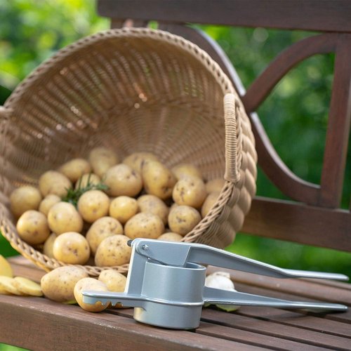 Westmark Spätzle & Potato Ricer – Heavy Duty Potato Ricer for Mashed Potatoes, Traditional German Noodle Press for Thin Spaetzle, Aluminum Cast Spätzle Maker, Silver