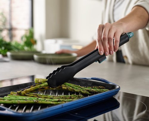 Joseph Joseph Duo Lockable Tongs Hygienic with Integrated Tool Rest & Non-Slip Feet, Suitable for Non-Stick Cookware, Heat-Resistant, BPA Free