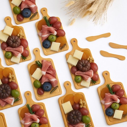 Nuenen 20 Pcs Mini Wooden Charcuterie Board Bulk, Small Wood Cutting Board for Crafts Laser Engraving with Knives Organza Bags Wedding Baby Shower Favors Gift (Square,Bamboo Color)