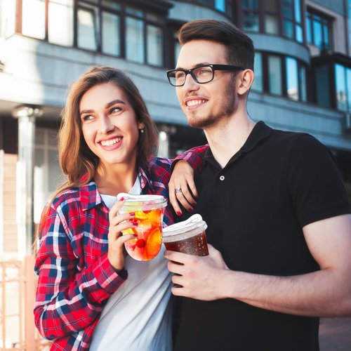 Alaeseje 50 Pack Clear Plastic Cups with Strawless Sip Lids,16 oz Iced Coffee Cups With Lids,Disposable PET Crystal Cups,Round Bottom To Go Cup for Iced Coffee Juice Smoothie Cold Beverage