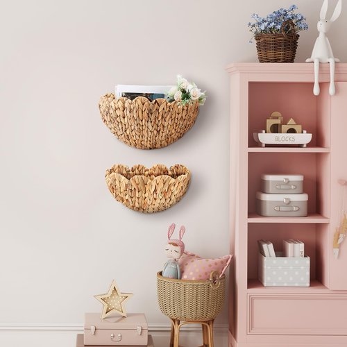 Teenyyou 2 Pack Scalloped Wall Baskets Hanging Baskets Large and Small Decorative Woven Storage Holder for Home Bathroom, 16 x 10.6 x 7 and 14 x 7.9 x 5.7 Inch (Natural,Water Hyacinth)