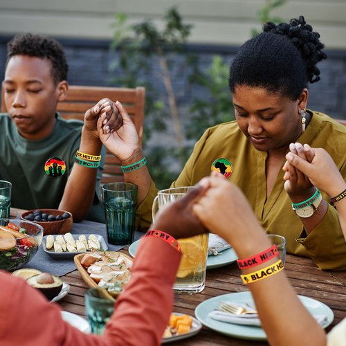 Blosssound 96 Pieces Black History Month Gifts Include 48 Black History Month Silicone Bracelets and 48 Button Pins for Favors Stuffers