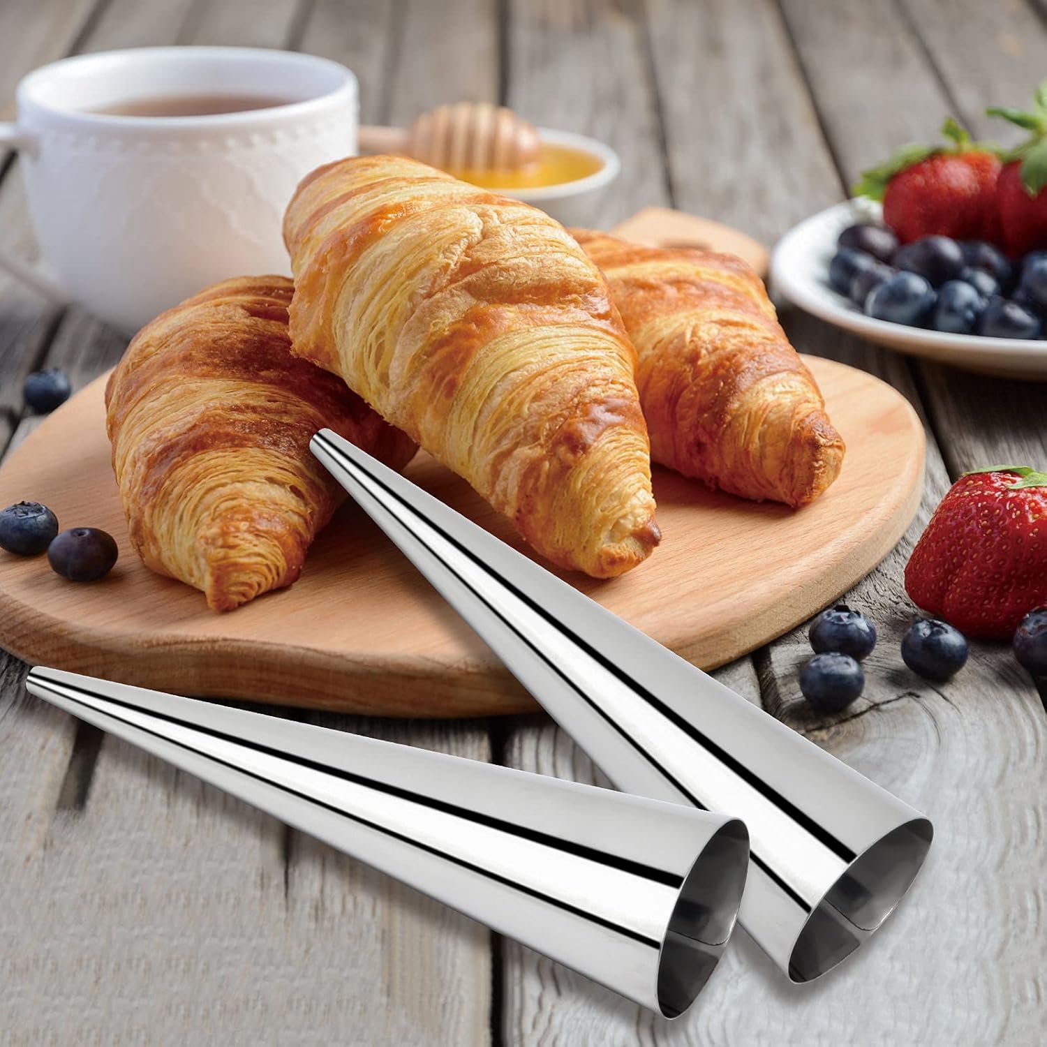 Skiennix Cream Horn Molds - 16 Large Stainless Steel Baking Cones for Danish Pastry | 4.7 Inch