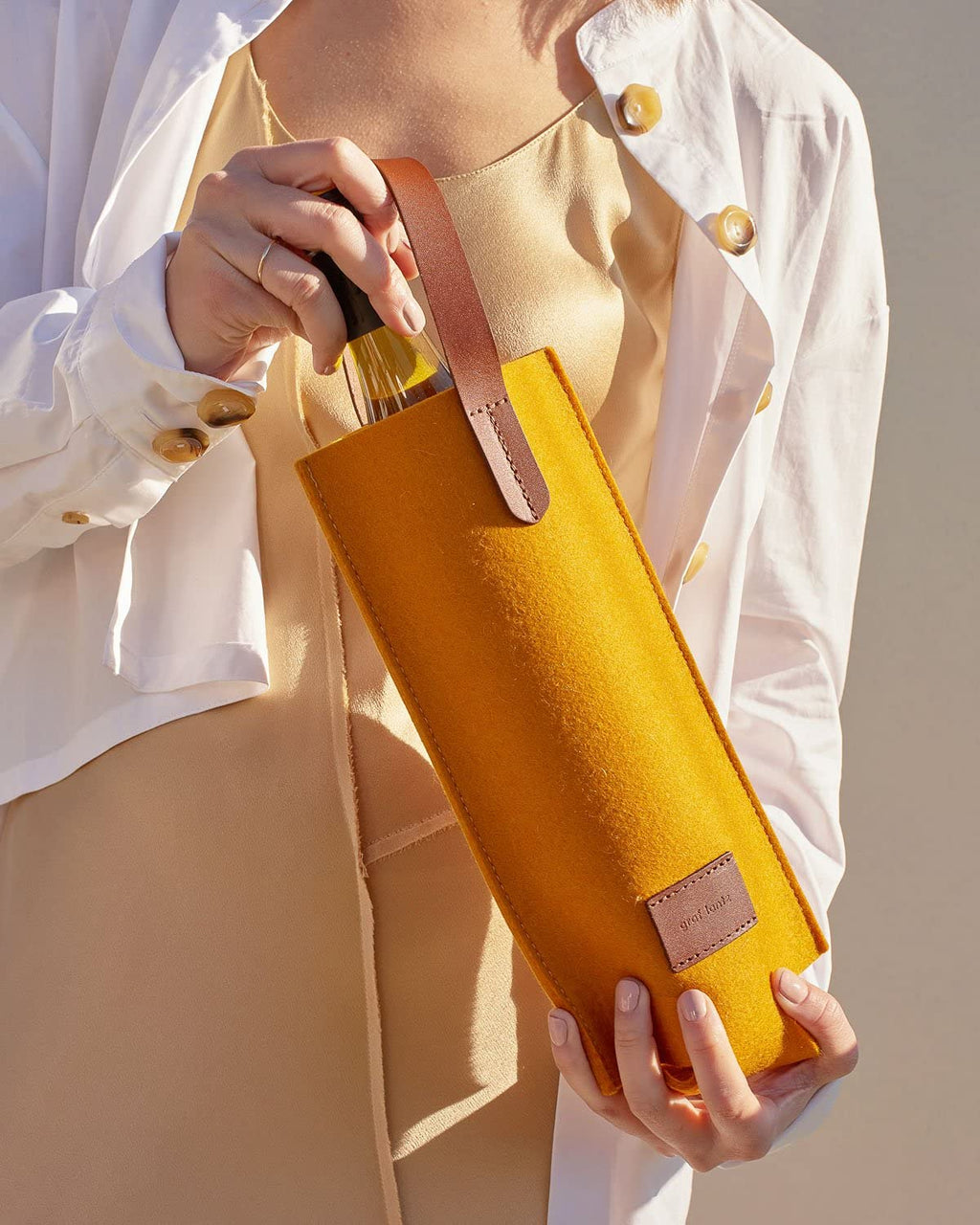Graf Lantz Wine Bottle Cozy Carrier - 100% Merino Wool and Leather Handle - Fits One Standard Wine Bottle (Granite)