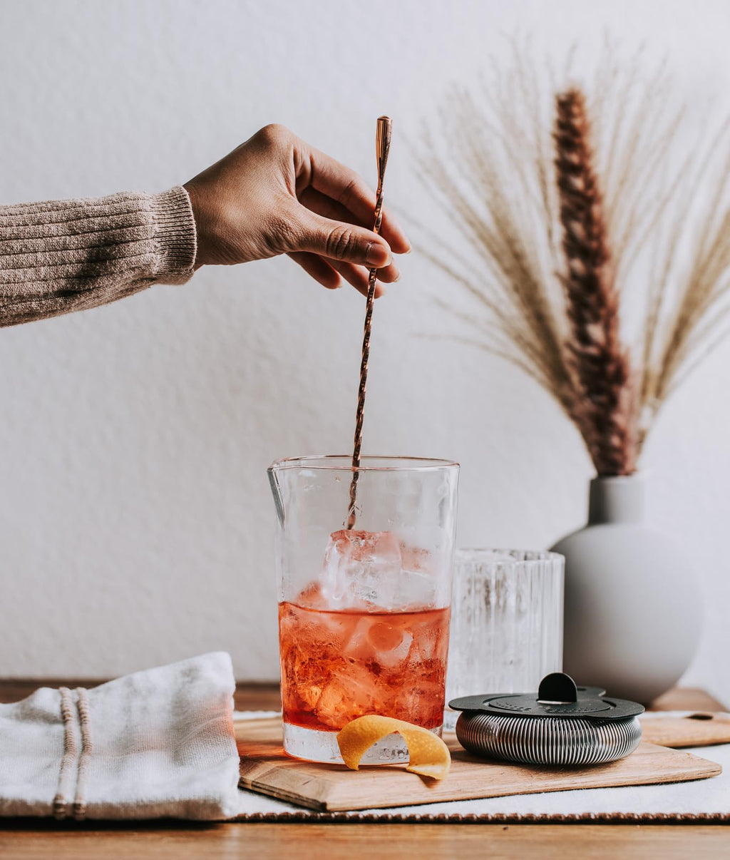 The Flagship Cocktail Mixing Glass | Professional Bar Tools & Barware for Bartending & Mixology | Bartender Mixing Pitcher | Cocktail Beaker for Drink Mixing