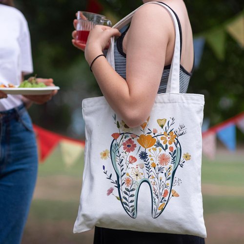 KBRCT Dentist Gifts Tote Bag for Women, Dental Hygienist Gifts Canvas Tote Bag, Dental Assistant Gift, Floral Tooth Dentist Reusable Shopping Grocery Bags