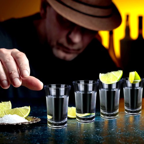 Zubebe 150 Pcs 1.2oz Acrylic Shot Glasses Set with Heavy Base Plastic Clear Round Small Shot Glasses, Bulk for Party Cocktail Vodka Espressos Liqueurs Tequila and Desserts