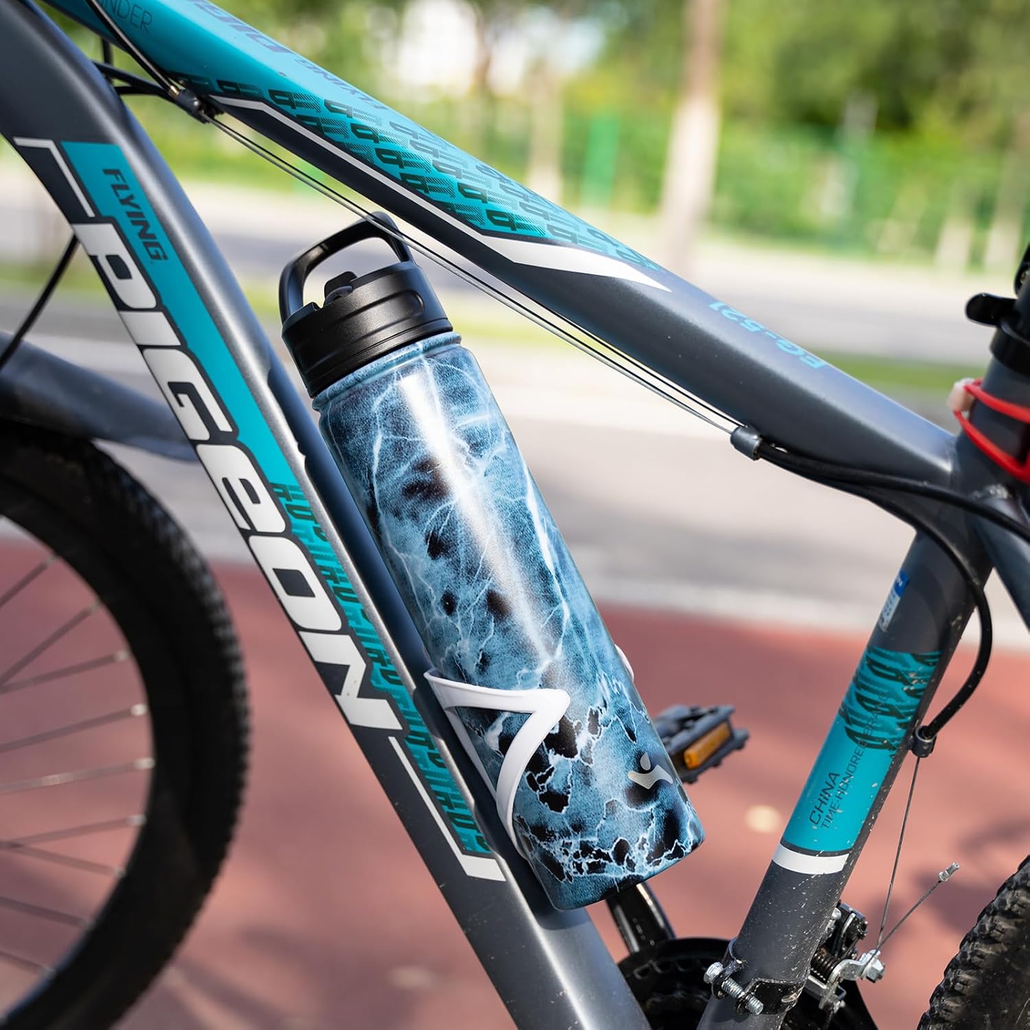 Skiennix 18 Oz Insulated Stainless Steel Water Bottle - Marble Ocean Design with 3 Lids