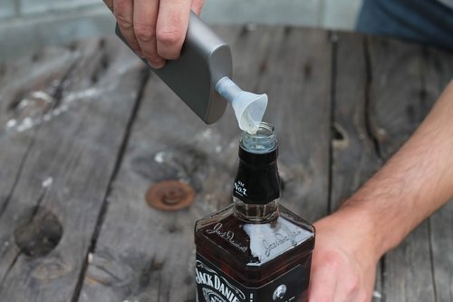 Vargo Titanium Funnel Flask | Integrated Silicone Funnel for Easy Refill | 8 Ounce (240 ml) Capacity | T-447