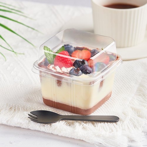 Kucoele 100 Pack 8 oz Plastic Dessert Cups with Lids and Sporks, Clear Square Cake Cups Parfait Containers for Pudding Fruit Mousse Yogurt and Shortcake