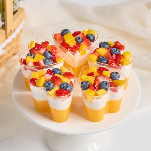 TOFLEN 100 Pack Heart Shaped Dessert Cups with Lids and Spoons, 5 oz Mini Plastic Shooter Cups for Parfait, Pudding, Fruit, Cheesecake, Mousse, Jello, Yogurt, Appetizer