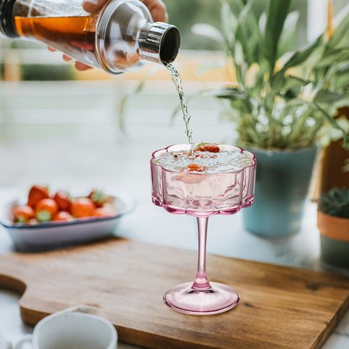 Vintage Champagne Coupes Glass Cute Martini Cocktail Glasses,13oz Crystal Martini Wine Glasses Set Of 12 Elegant Flower -Shaped Goblet Drinking Champagne Dessert Yogurt Ice Cream Glassware Cups Pink