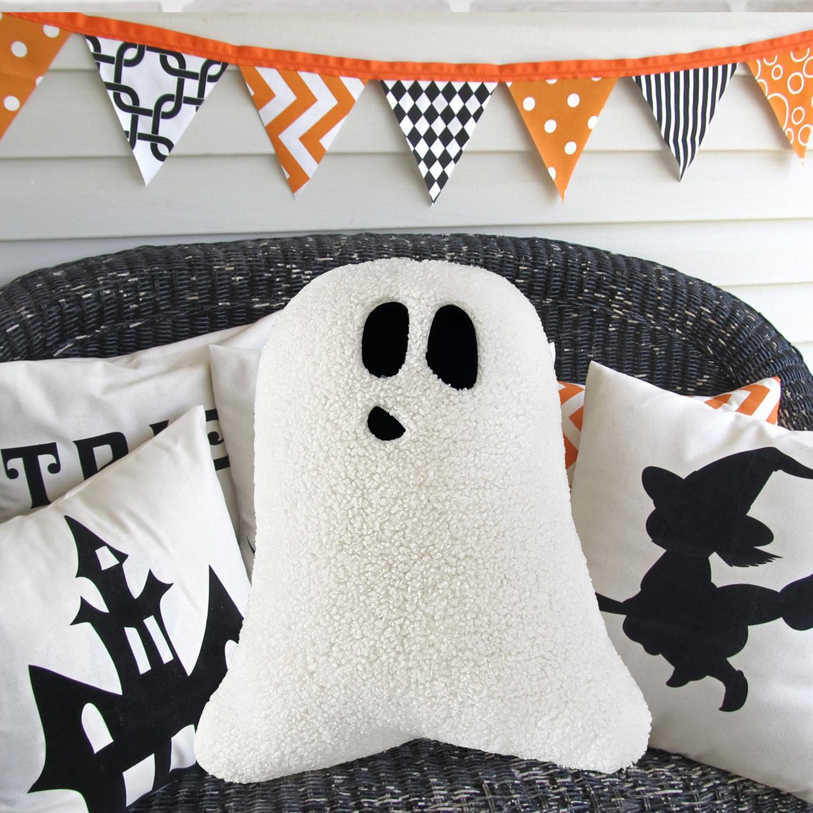 WSARZAHE Halloween Pillows, Ghost Pillow, Fall Decorative Pillow Indoors, Halloween Decorative Throw Pillow, Cute Pillow for Home (White)