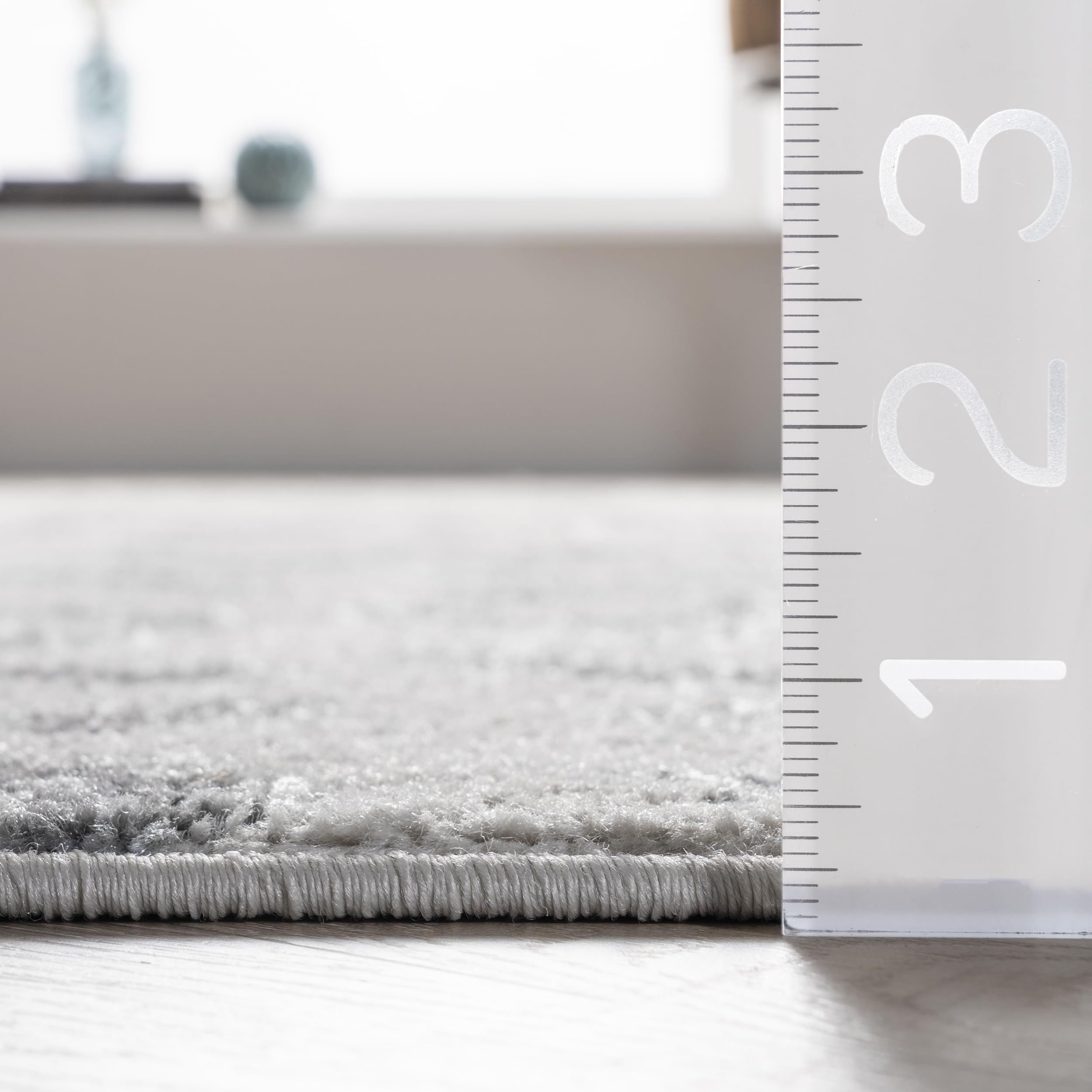 Nuloom Annette Grey/Off-White, 6'7" x 9', Leopard Print, Soft and Cozy, High Traffic, Stain Resistant, Easy Clean, Durable Area Rug for Bedroom, Living Room, Dining Space, Den, Foyer, Entryway